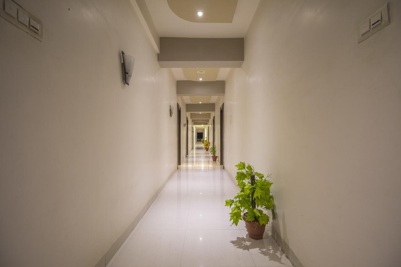 Hotel Yogiraj Palace Shegaon Ngoại thất bức ảnh