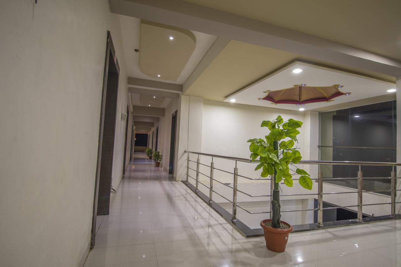 Hotel Yogiraj Palace Shegaon Ngoại thất bức ảnh