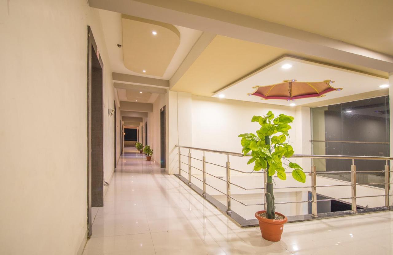 Hotel Yogiraj Palace Shegaon Ngoại thất bức ảnh